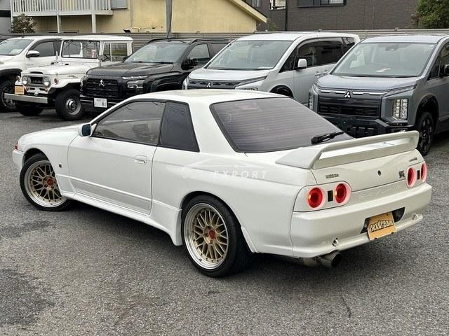 Nissan Skyline GT-R 1993 thumbnail 2