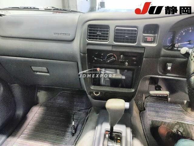 Toyota Hilux 2002 thumbnail 8