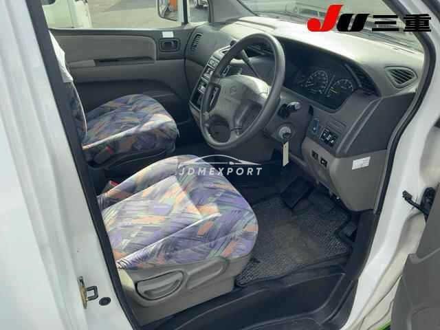 Nissan Elgrand 2000 thumbnail 5