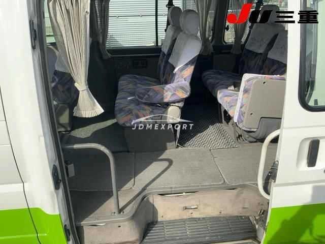 Nissan Elgrand 2000 thumbnail 11