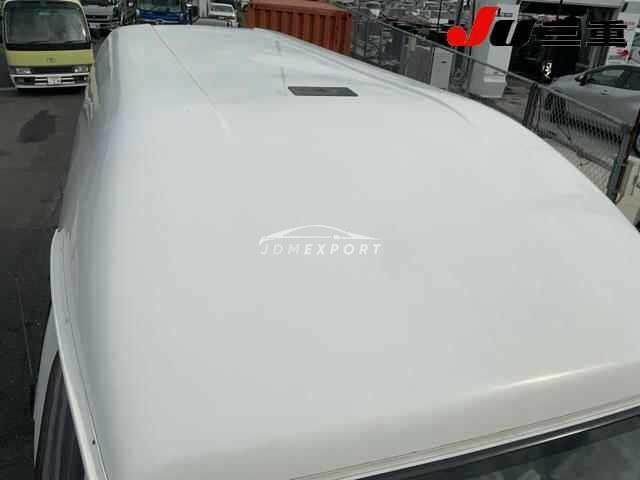 Nissan Elgrand 2000 thumbnail 12