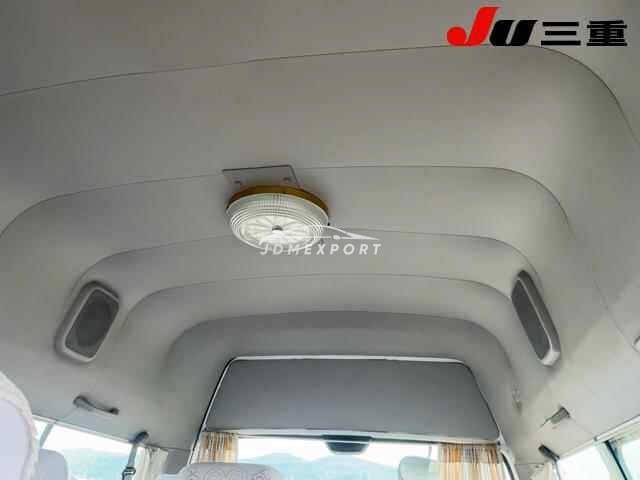 Nissan Elgrand 2000 thumbnail 17