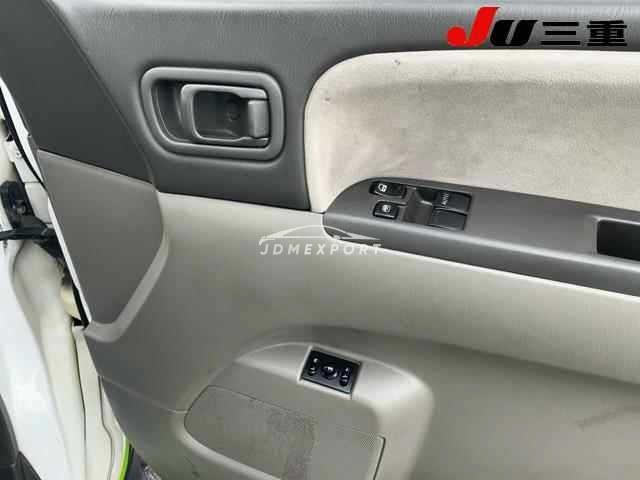 Nissan Elgrand 2000 thumbnail 22