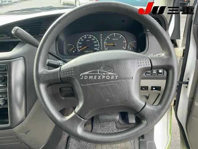 Nissan Elgrand 2000 thumbnail 24