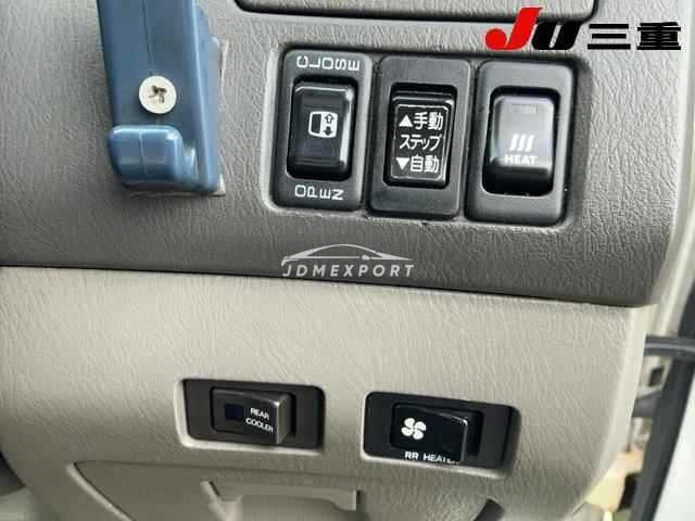 Nissan Elgrand 2000 thumbnail 23
