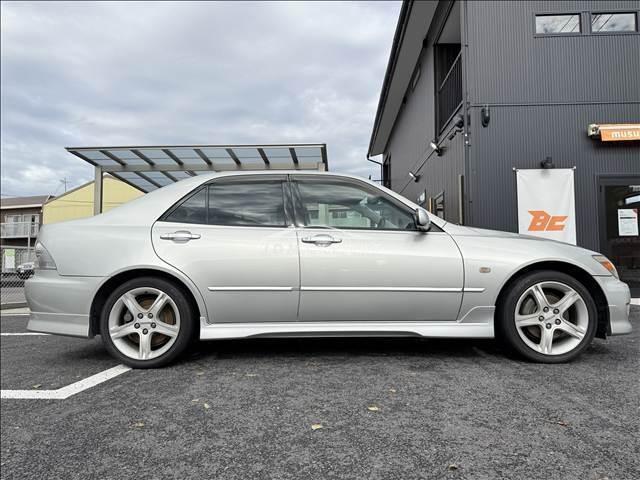Toyota Altezza 2001 thumbnail 9
