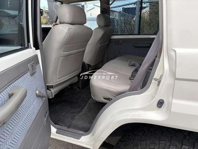 Toyota Land Cruiser 70 1995 thumbnail 9