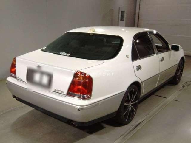 Toyota Crown Majesta 2000 thumbnail 2