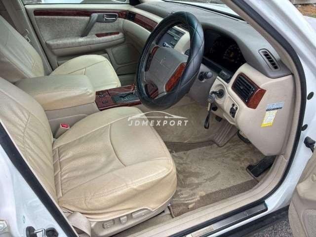 Toyota Crown Majesta 2000 thumbnail 10