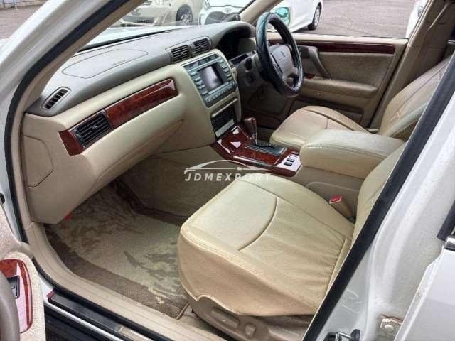 Toyota Crown Majesta 2000 thumbnail 13