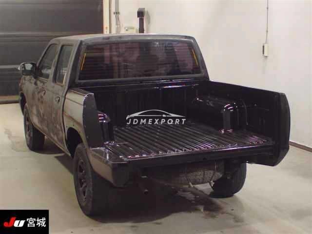 Nissan Datsun Pickup 2000 thumbnail 2