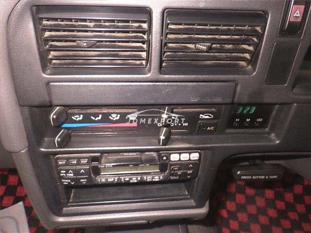 Toyota Hilux 1995 thumbnail 7