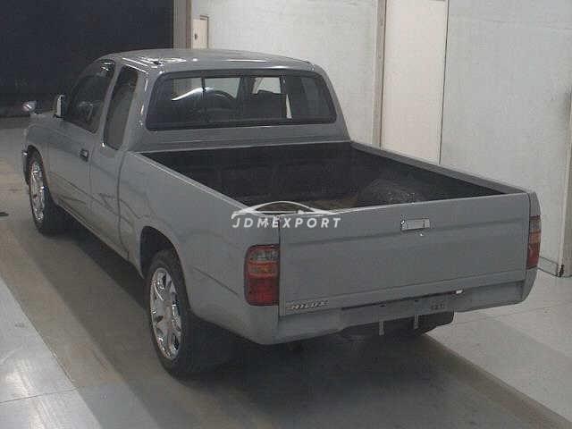 Toyota Hilux 2002 thumbnail 2