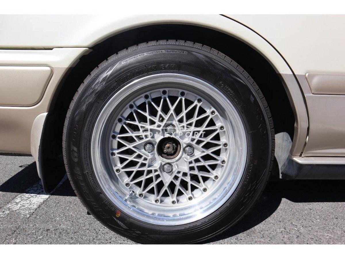 Nissan Laurel 1990 thumbnail 17