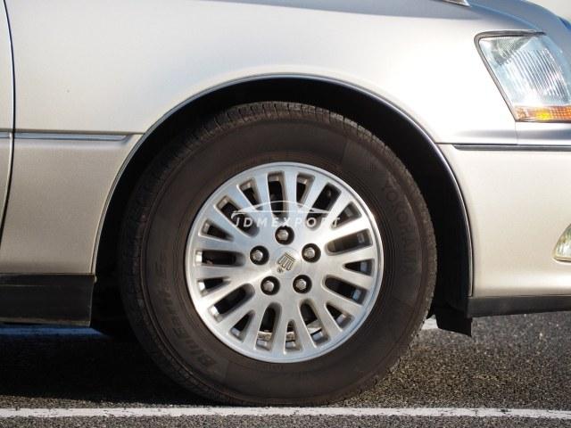 Toyota Crown Majesta 2001 thumbnail 8
