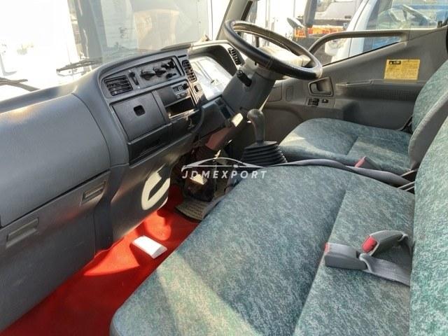 Mitsubishi Fuso Canter 2001 thumbnail 23