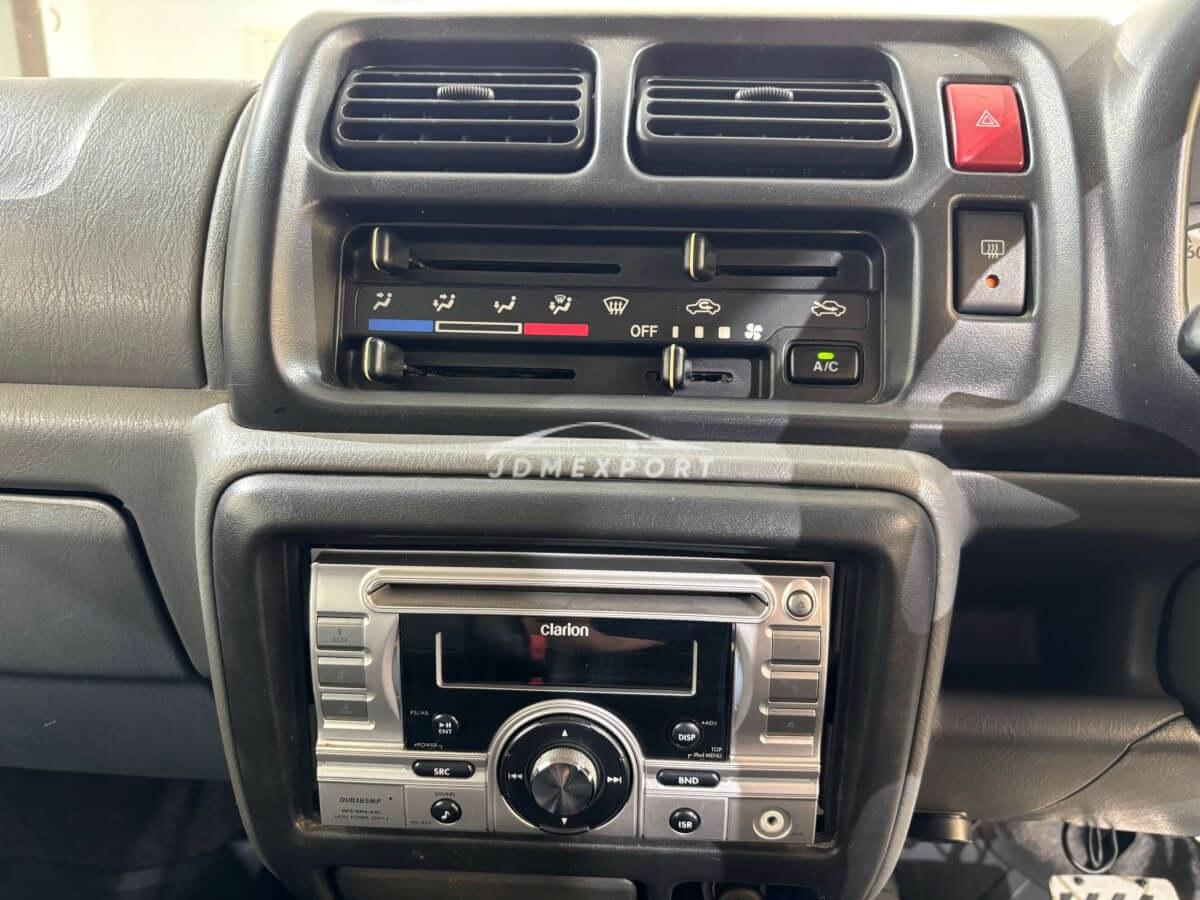 Suzuki Jimny 2000 thumbnail 19