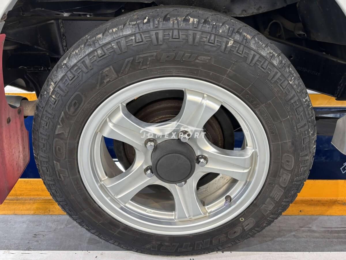Suzuki Jimny 2000 thumbnail 32