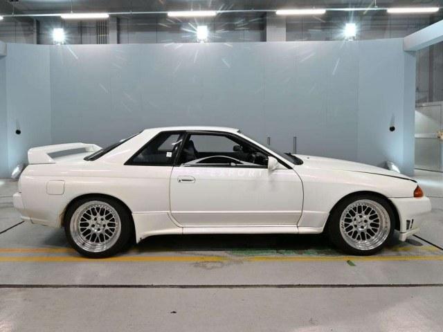 Nissan Skyline GT-R 1992 thumbnail 4