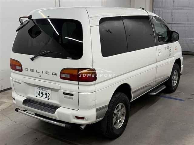 Mitsubishi Delica Spacegear 2002 thumbnail 6