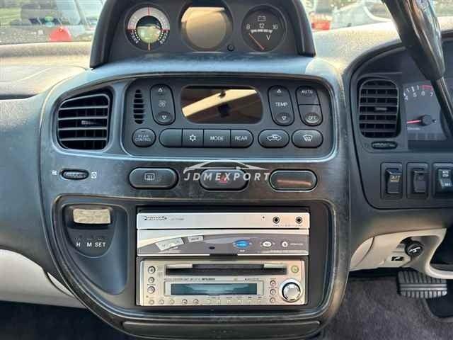 Mitsubishi Delica Spacegear 2002 thumbnail 7