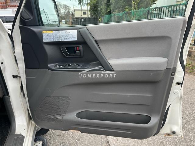 Mitsubishi Pajero 2000 thumbnail 20