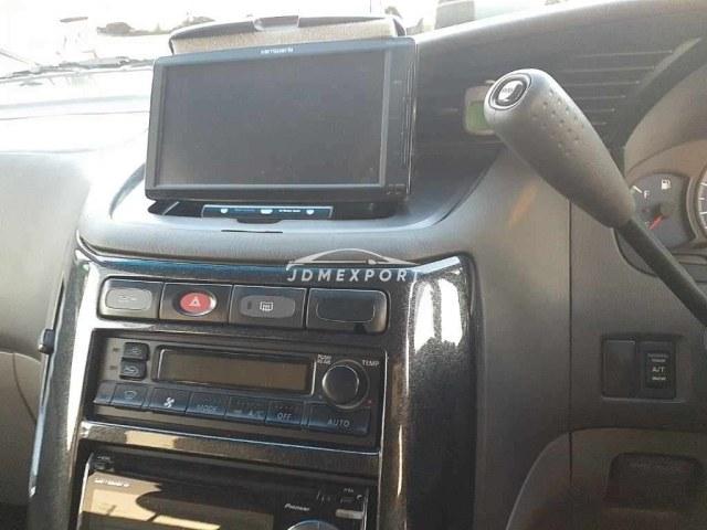 Nissan Elgrand 2002 thumbnail 13