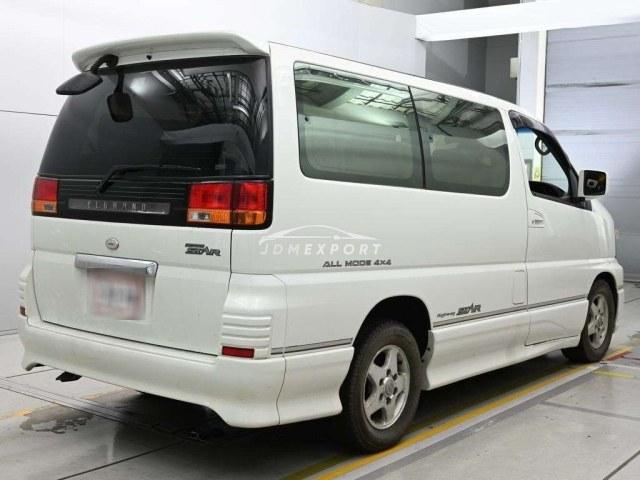 Nissan Elgrand 2002 thumbnail 2