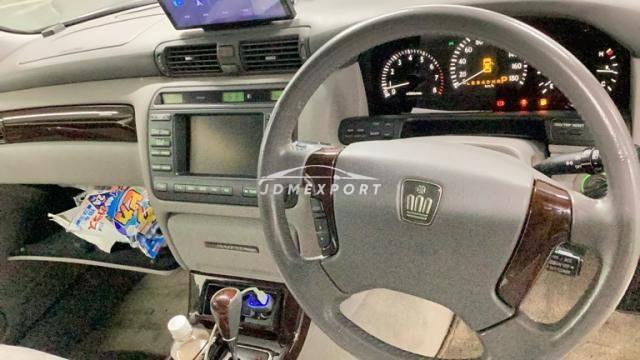 Toyota Crown Majesta 2001 thumbnail 5