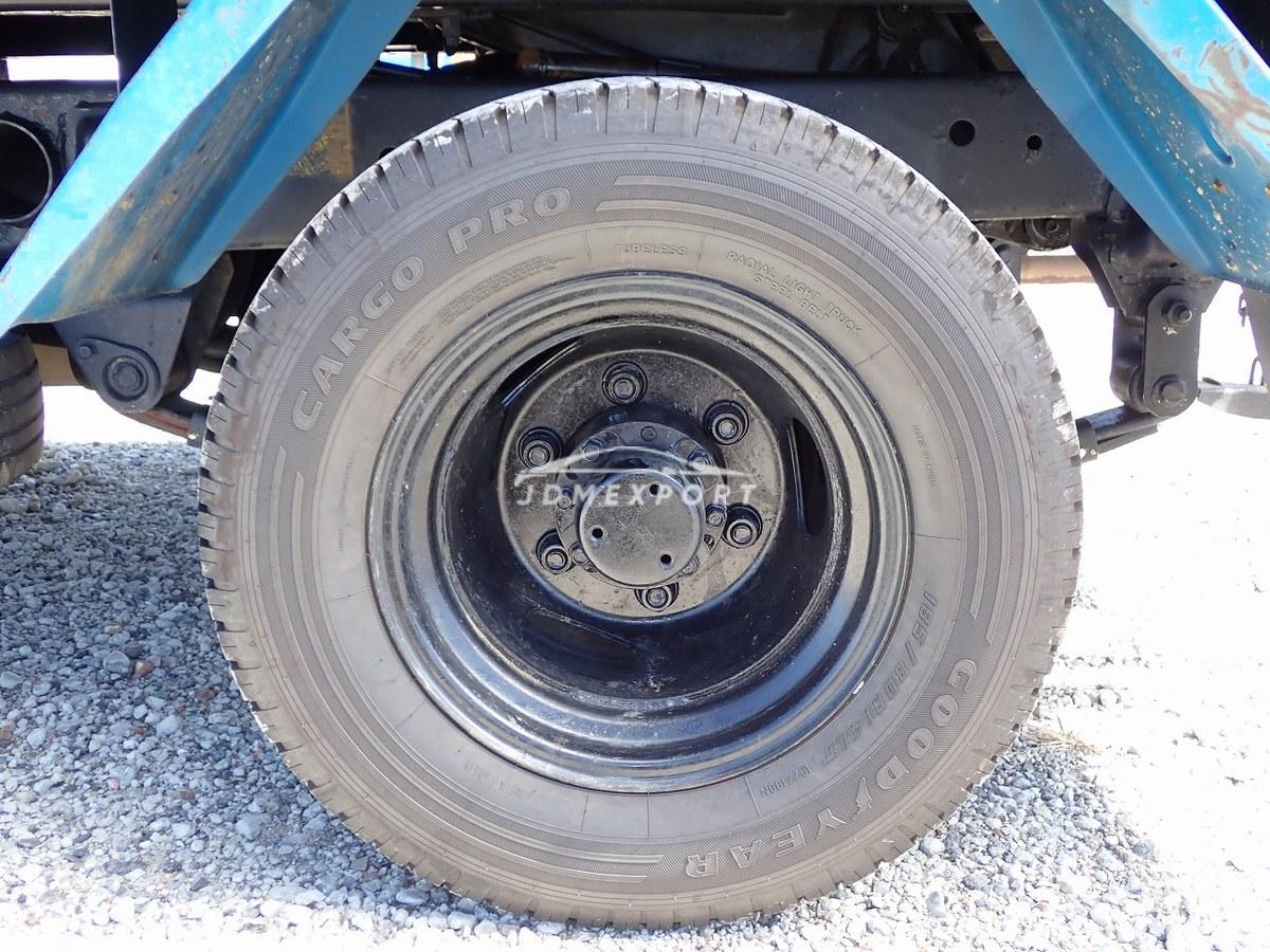 Mitsubishi Fuso Canter 2000 thumbnail 15