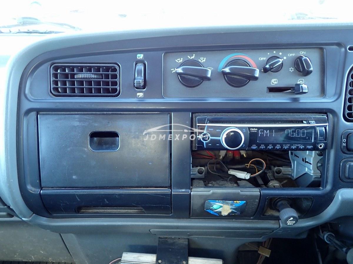 Mitsubishi Fuso Canter 2000 thumbnail 34