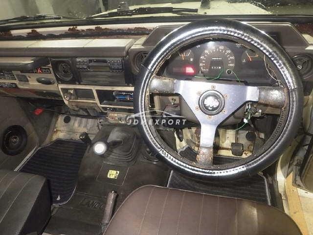 Toyota Land Cruiser 1986 thumbnail 4