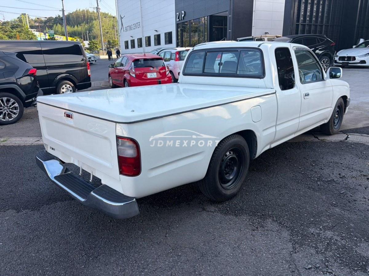 Toyota Hilux Sports Pick Up 2000 thumbnail 4