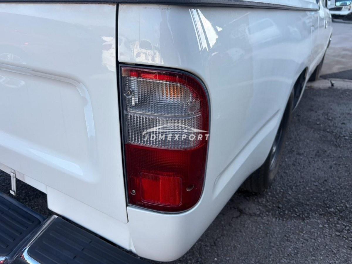 Toyota Hilux Sports Pick Up 2000 thumbnail 11