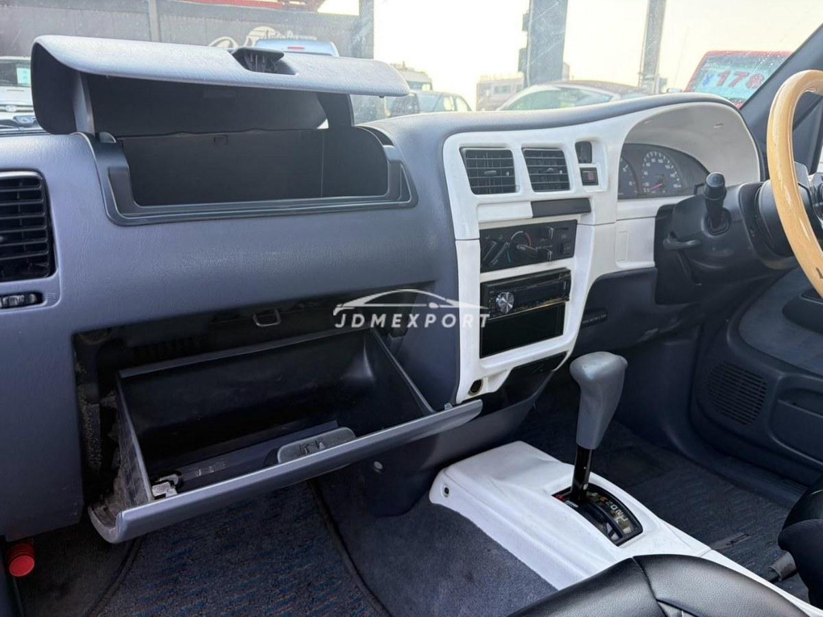 Toyota Hilux Sports Pick Up 2000 thumbnail 25