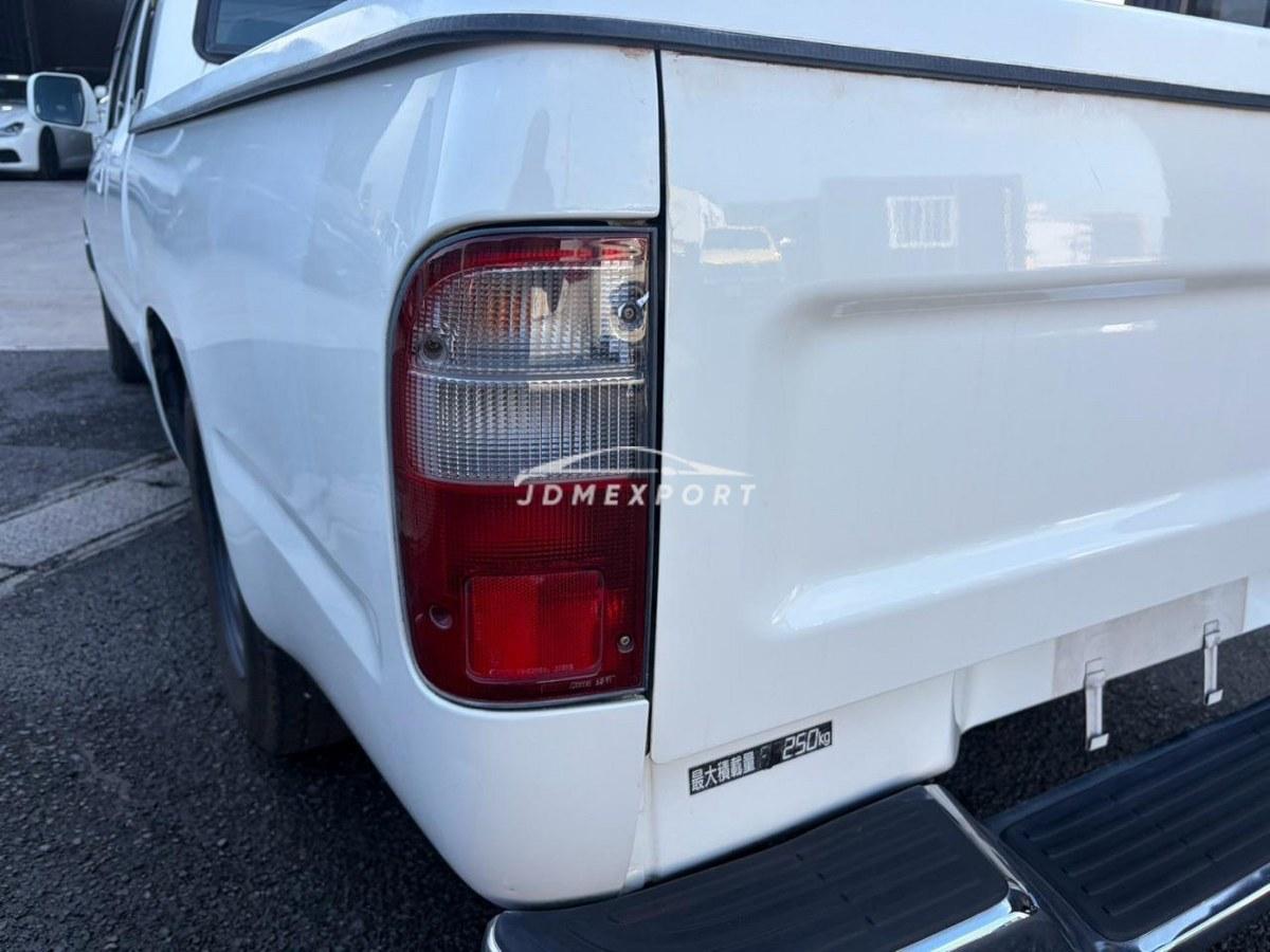 Toyota Hilux Sports Pick Up 2000 thumbnail 12