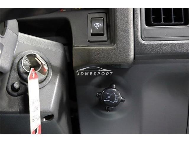 Nissan Safari Van 1991 thumbnail 5