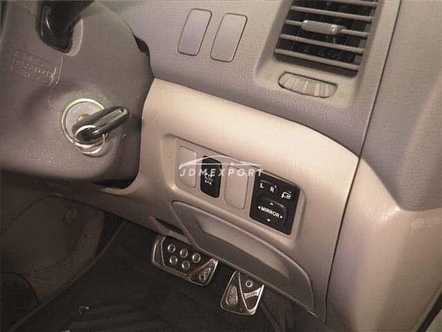 Toyota Estima 2000 thumbnail 9