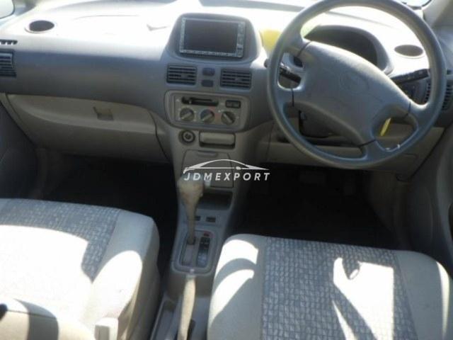 Toyota Corolla Spacio 2000 thumbnail 3