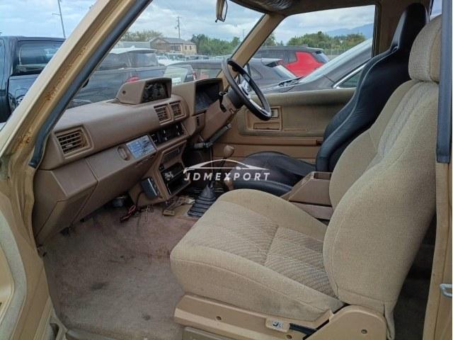 Toyota Hilux 1987 thumbnail 5