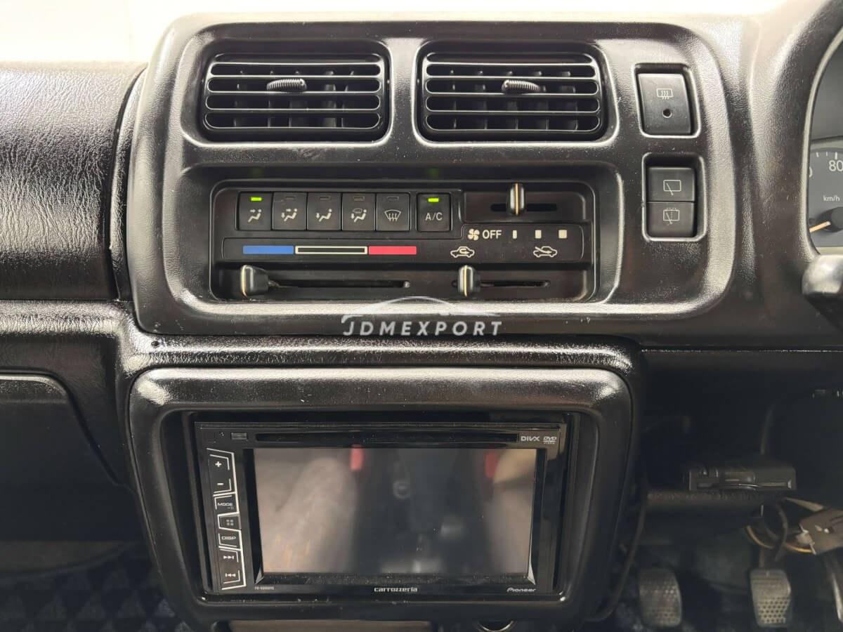 Suzuki Jimny 2000 thumbnail 18