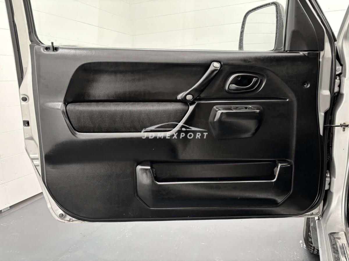 Suzuki Jimny 2000 thumbnail 25