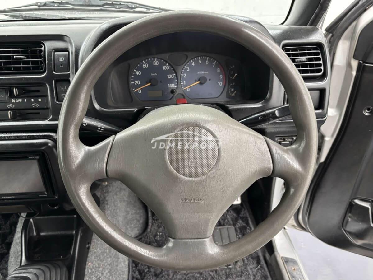 Suzuki Jimny 2000 thumbnail 16