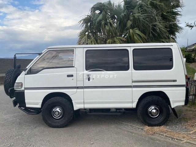 Mitsubishi Delica Starwagon 1992 thumbnail 6