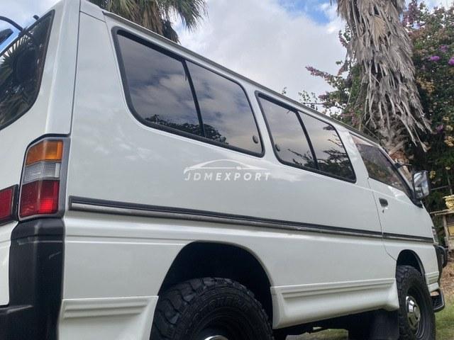Mitsubishi Delica Starwagon 1992 thumbnail 14