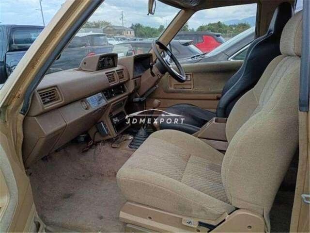 Toyota Hilux 1987 thumbnail 5