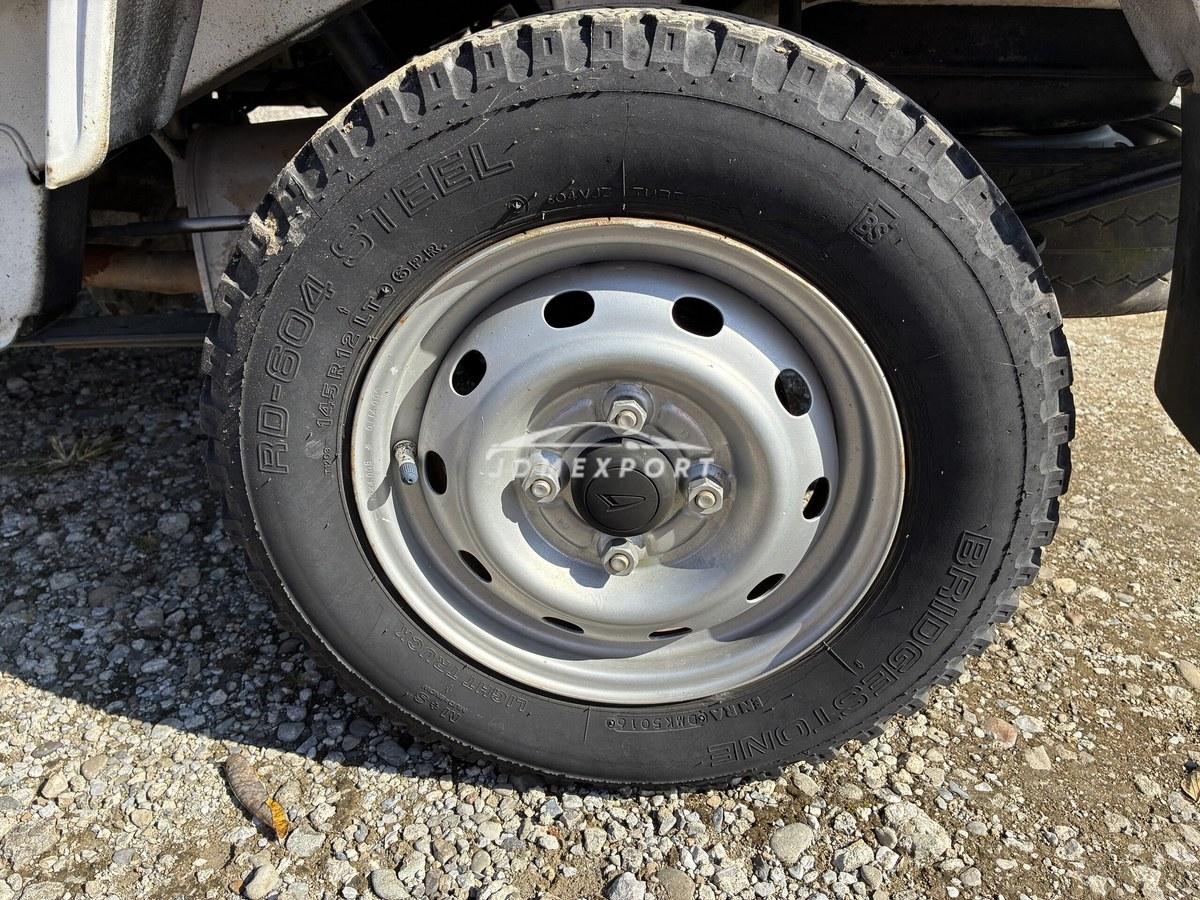 Daihatsu Hijet Truck 2000 thumbnail 9