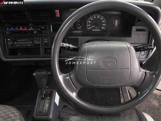 Toyota Hiace Van 2001 thumbnail 9