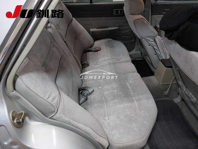 Nissan Bluebird 1982 thumbnail 4