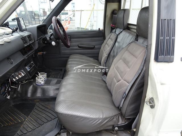 Toyota Hilux 1988 thumbnail 5